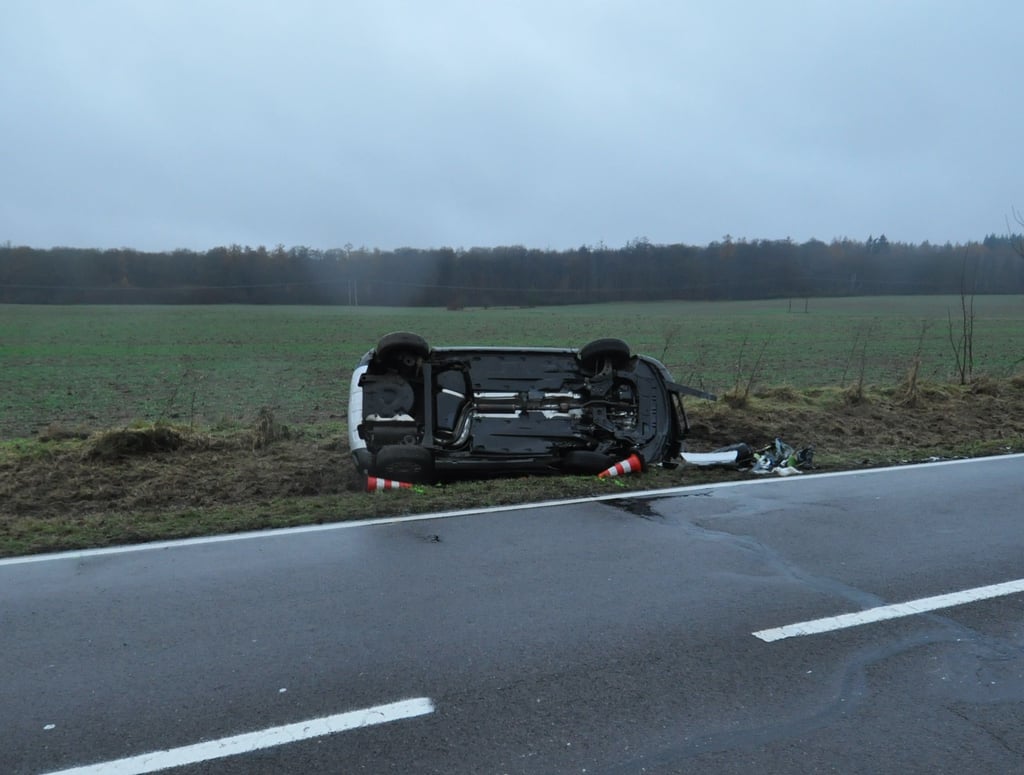 Zwischen Salzwedel und Kuhfelde ereignete sich ein folgenschwerer Unfall, bei dem ein 85-jähriger Mann tödlich verunglückte.