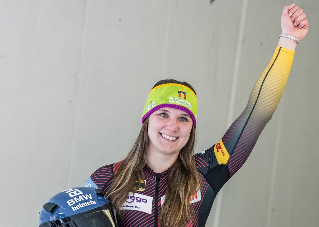 Lisa Buckwitz gewinnt mit 0,25 Sekunden Vorsprung den Monobob-Weltcup.
