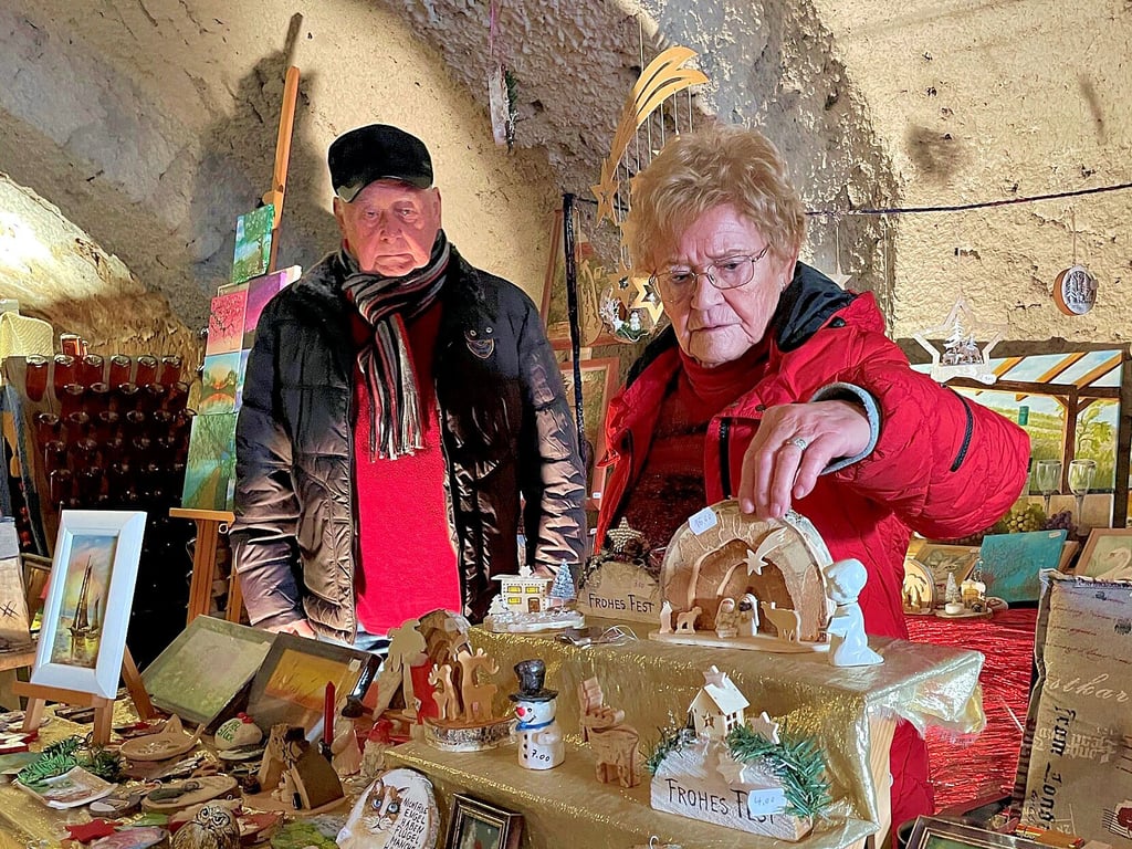 Christa und Gerhard Schmidt zeigten bereits während eines Adventmarktes in der Naumburger Wein- und Sektmanufaktur am vorigen Wochenende ihre Arbeiten.