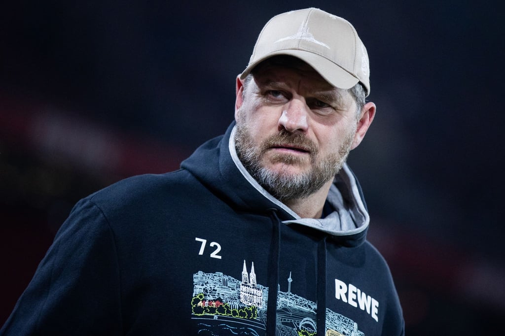 Der 1. FC Köln mit Trainer Steffen Baumgart soll eine Strafe in Höhe von 595.000 Euro wegen Abbrennen von Pyrotechnik im Stadion zahlen.