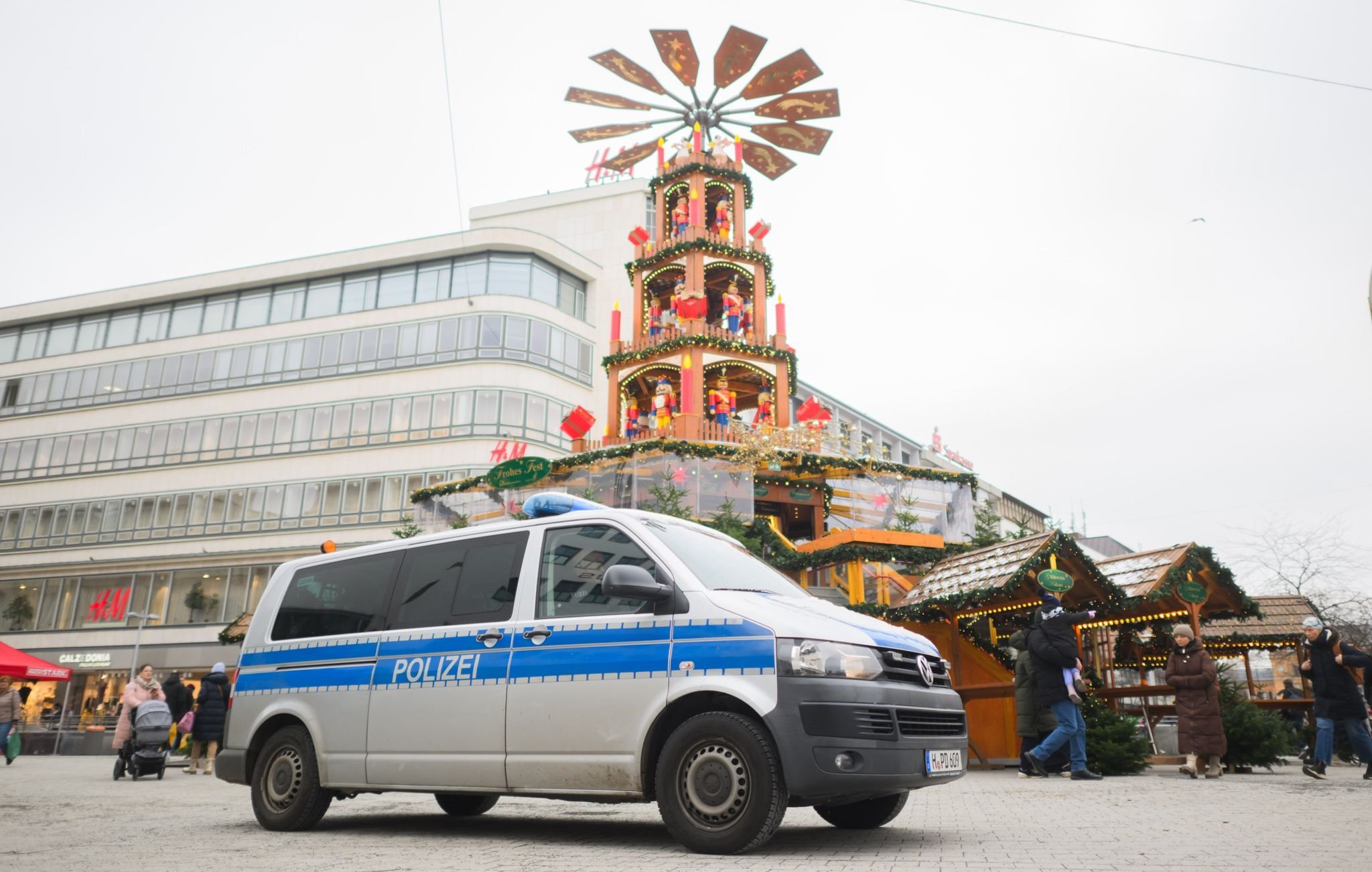 Terror-Anschlag Auf Weihnachtsmarkt Geplant: Mann Aus Sachsen-Anhalt In ...