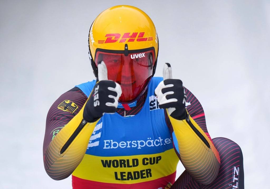 Max Langenhan jubelt nach seinem Sieg.