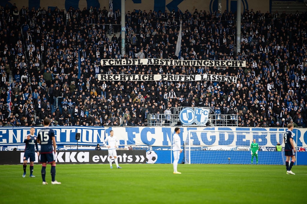 In Magdeburg wurde die rechtliche Prüfung der DFL-Abstimmung gefordert.