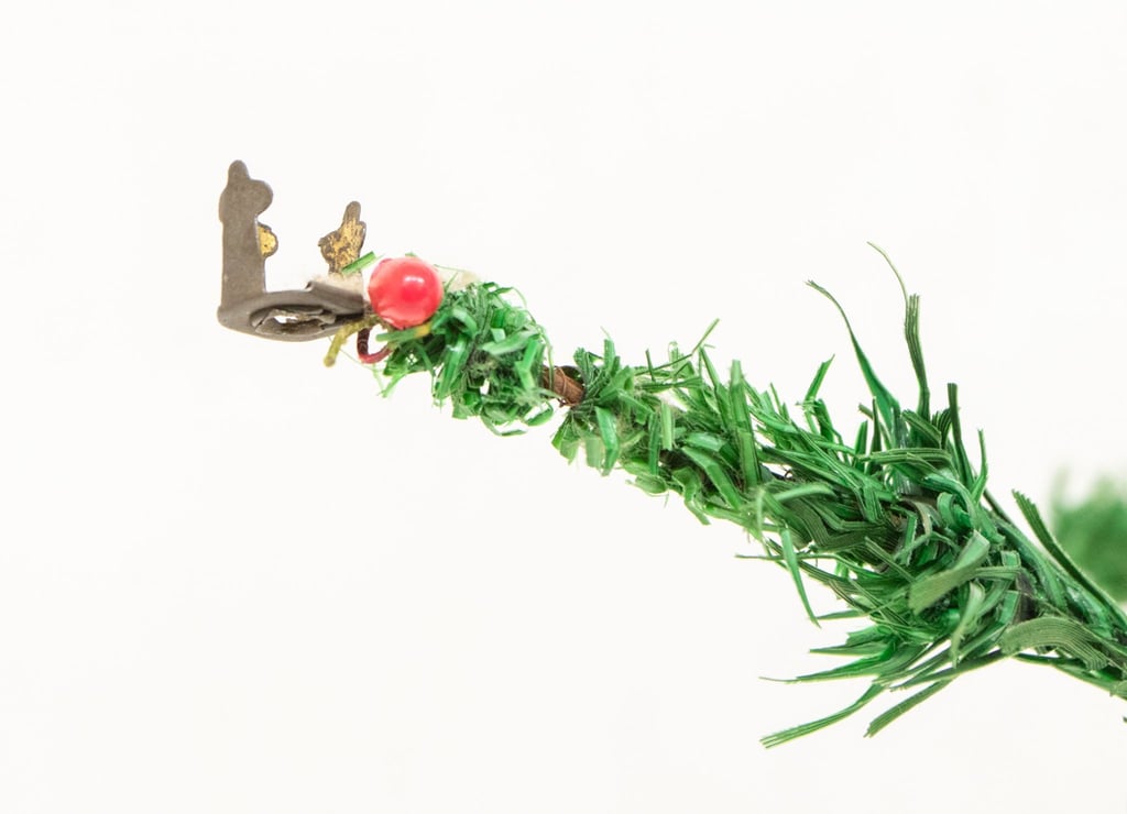 Ein Zweig am Weihnachtsbaum von 1920, der für 2600 Pfund (3025 Euro) versteigert wurde.