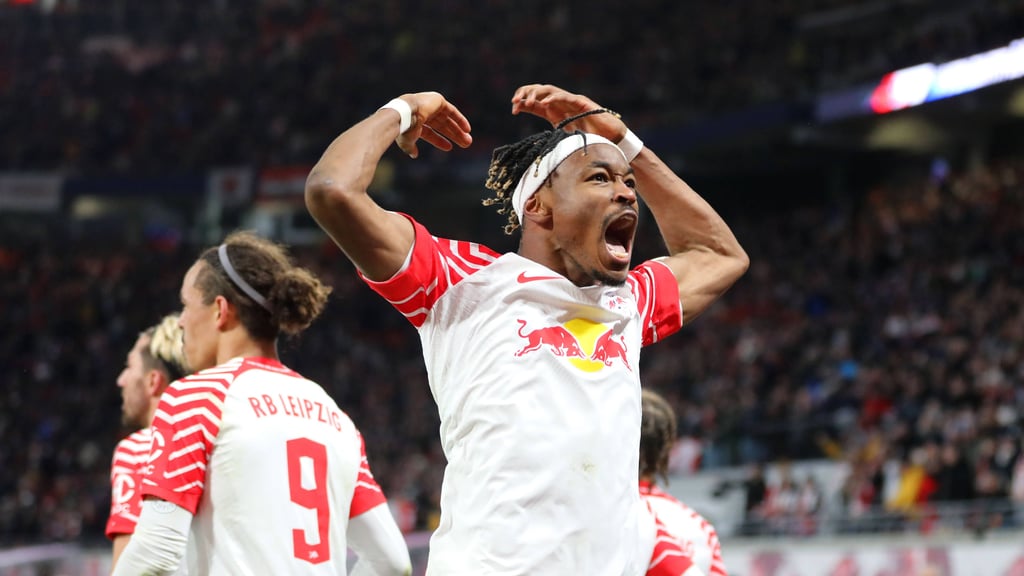 Fanliebling und Torschütze: Mo Simakan.