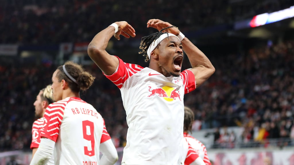 Fanliebling und Torschütze: Mo Simakan.