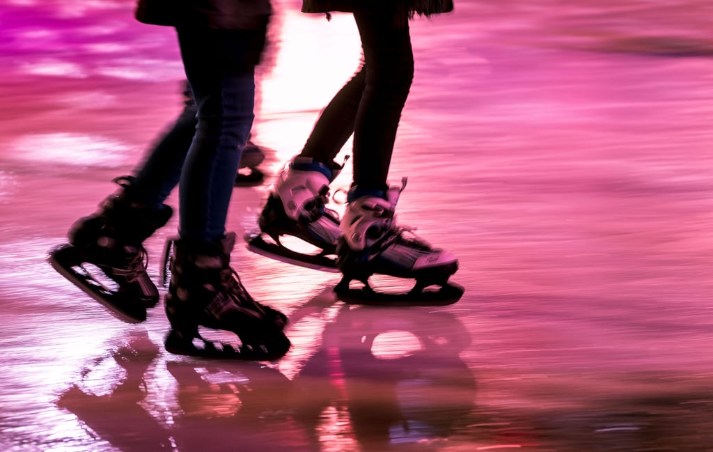 Für einen Nachmittag wird an einer Magdeburger Schule eine Eisbahn zum Schlittschuhlaufen eingerichtet.
