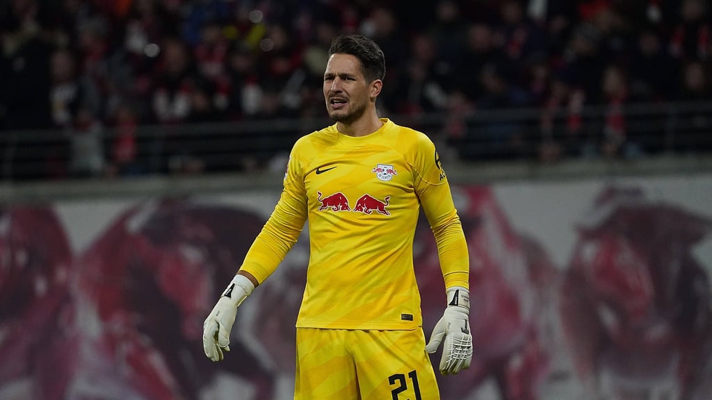 Janis Blaswich wackelte zuletzt etwas im RB-Tor, darf sich aber über Rückhalt seines Trainers Marco Rose freuen.