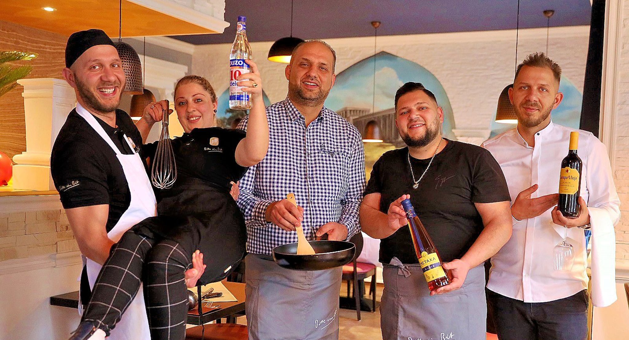 Neuer Grieche Mülheim An Der Ruhr Gastronomie Halle: Neues Restaurant - Grieche eröffnet im Ecklokal in