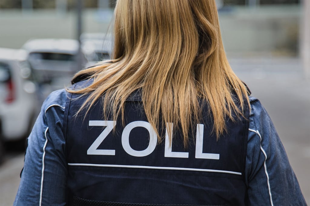 Für den Zoll ist die Gastronomie eine sogenannte Schwerpunktbranche. In dieser werden viele Delikte entdeckt. Meist geht es um den Mindestlohn oder um illgale Beschäftigte.