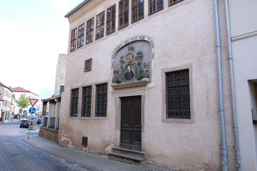 Blick auf Martin Luthers Geburtshaus im Stadtzentrum.