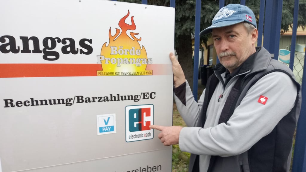 Fred Pasemann weist auf eines der großen Probleme bei der Störung hin. In der Hohen Börde in Sachsen-Anhalt war durch eine Havarie das Internet für mehrere Tage ausgefallen.