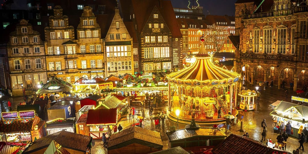 Der Weihnachtsmarkt vor dem Rathaus in Bremen.