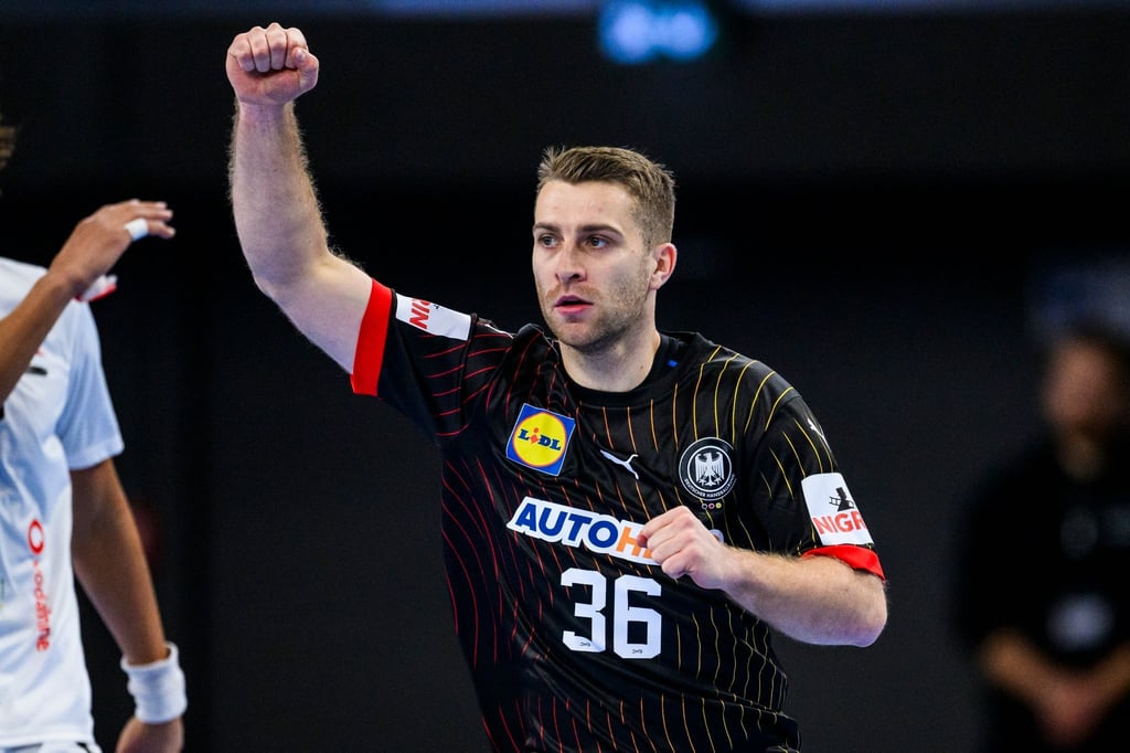 Lukas Mertens jubelt.