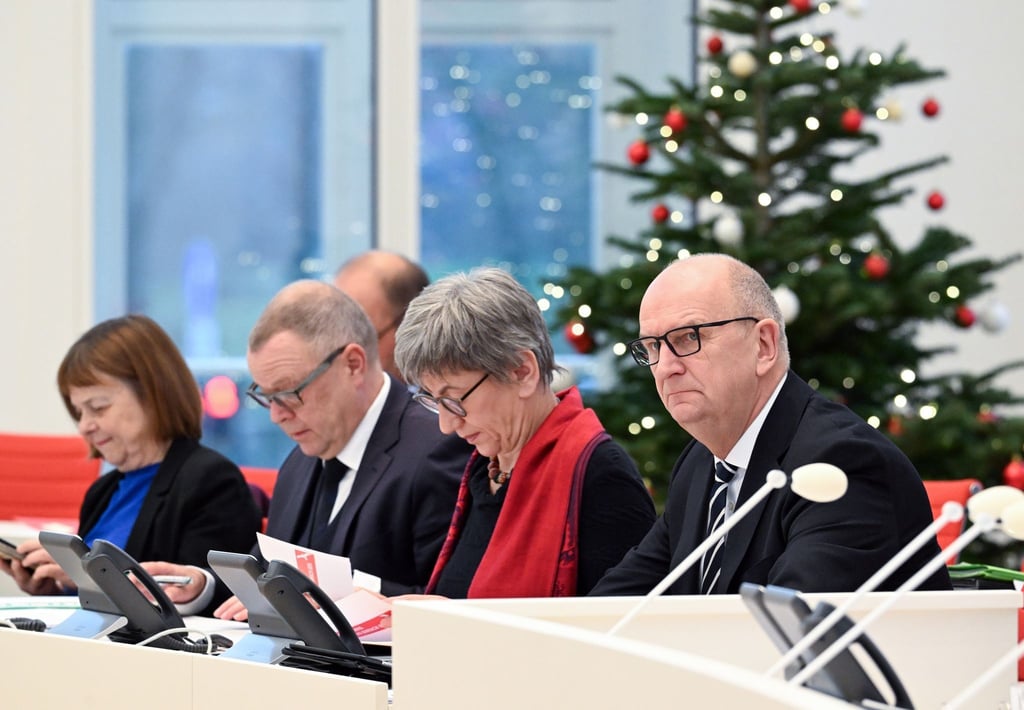 Dietmar Woidke (r-l), Kathrin Schneider (beide SPD),Michael Stübgen (CDU), und Ursula Nonnemacher (Bündnis 90/Die Grünen).