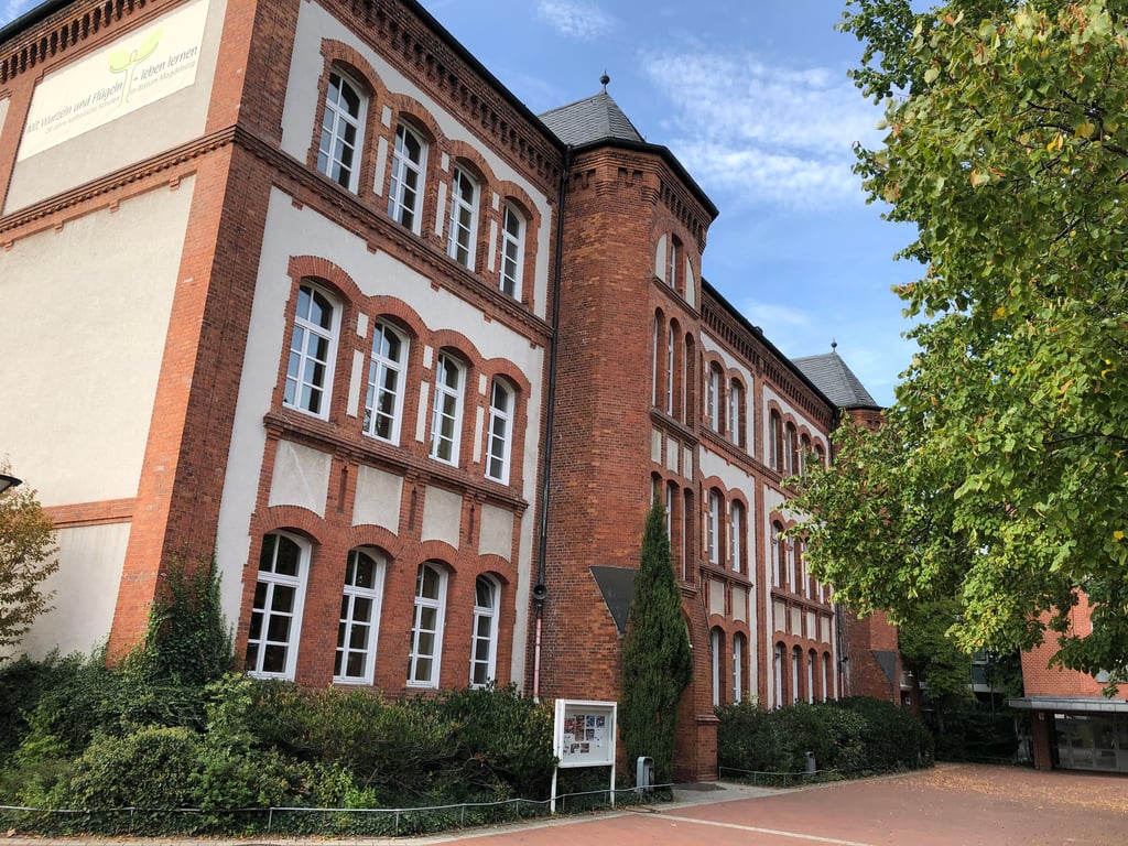 Am Norbertusgymnasium in Magdeburg will der entlassene Schulleiter gegen die Kündigung vorgehen. .