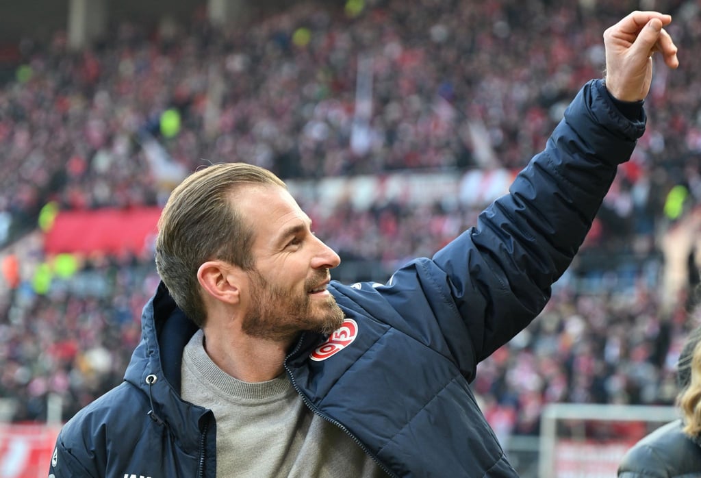 Jan Siewert bleibt Trainer der Mainzer.