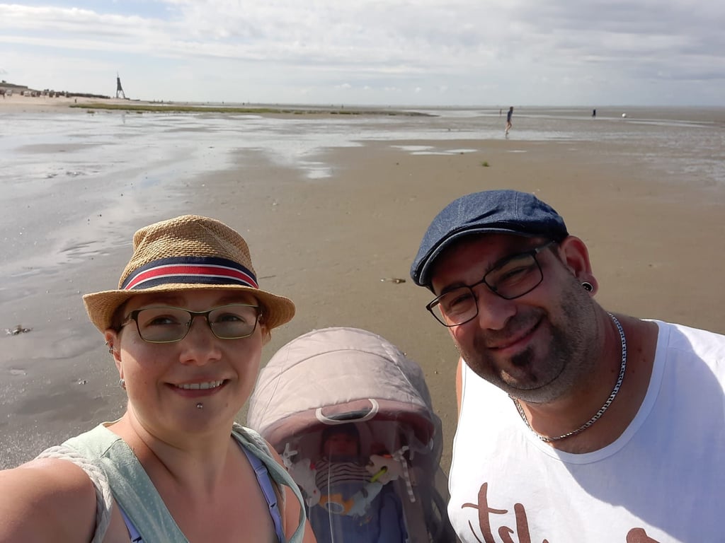 Eine glückliche Familie: Tino Zimmermann aus Bregenstedt mit seiner Verlobten Stefanie Kiecker und dem gemeinsamen Sohn Felix.