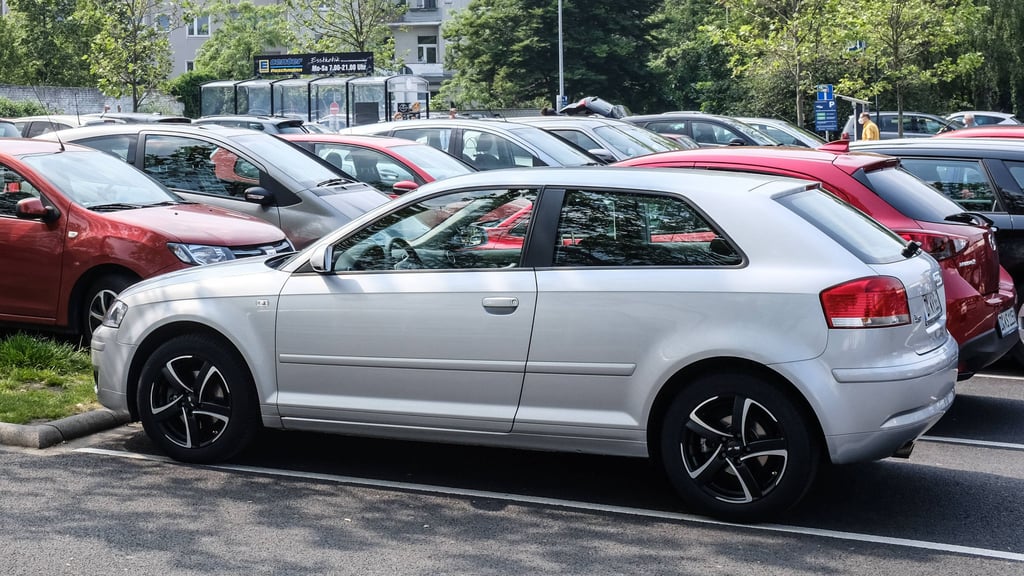 Der Parkplatz eines Einkaufsmarktes (Symbolbild)