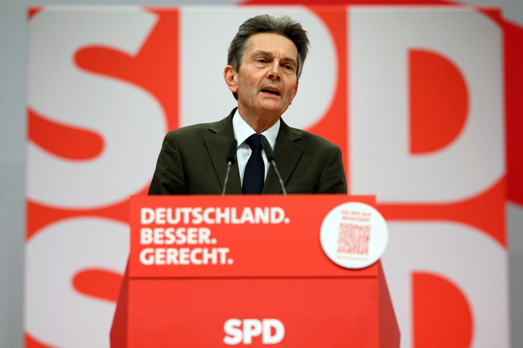 Rolf Mützenich hält nicht viel von einer Rückkehr zur Wehrpflicht.