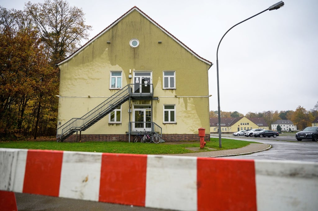 Unterkunftsgebäude auf dem Gelände vom Geflüchteten-Ankunftszentrum in Bad Fallingbostel.