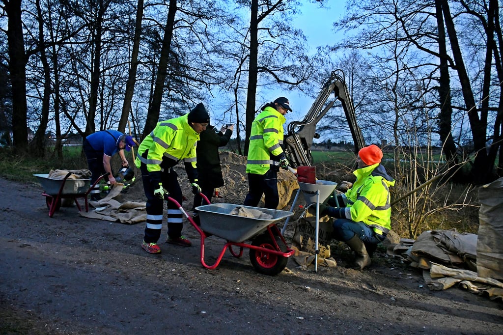 Hochwasserlage in SachsenAnhalt Alter Teich in Zerbst wird zur