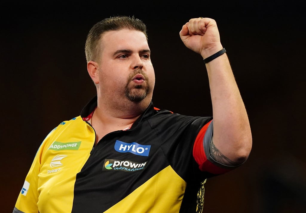 Gabriel Clemens trifft bei der Darts-WM auf Englands Top-Profi Dave Chisnall.