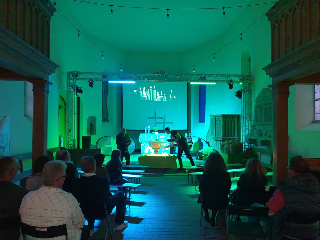 Die Jugendkirche „Plus+Punkt“ in Großpaschleben bei einer Veranstaltung