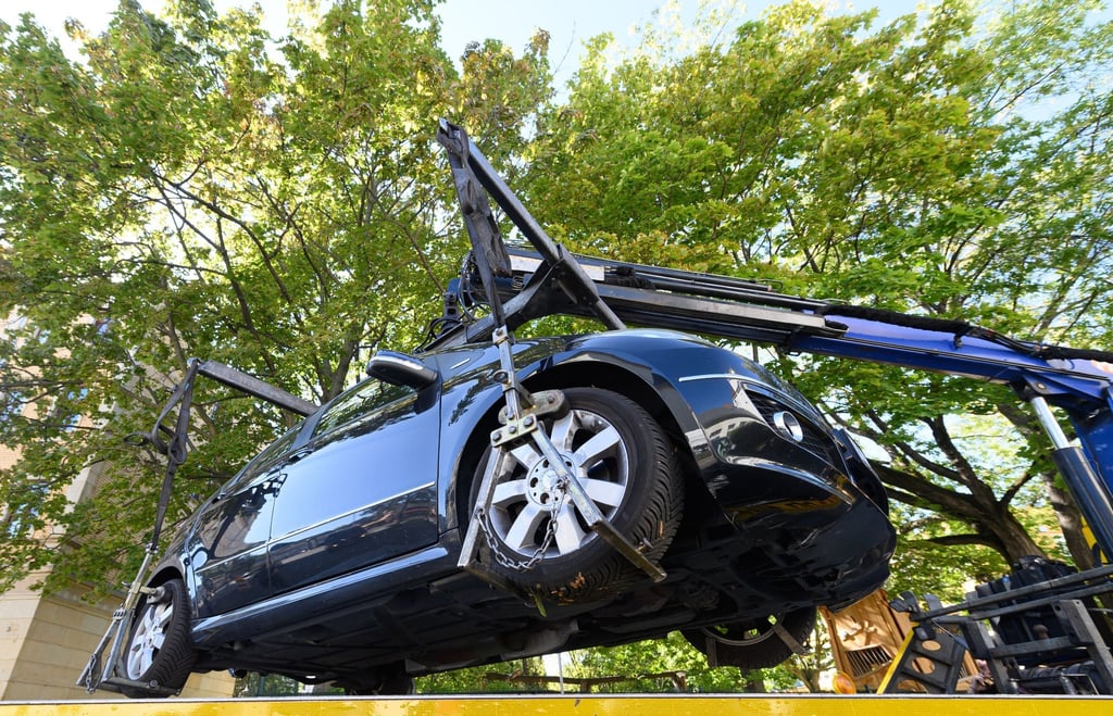 Abschied auf Zeit: Um sein Auto nachher wieder auslösen zu können, müssen Betroffene zuvor meist sehr tief in den Geldbeutel greifen.