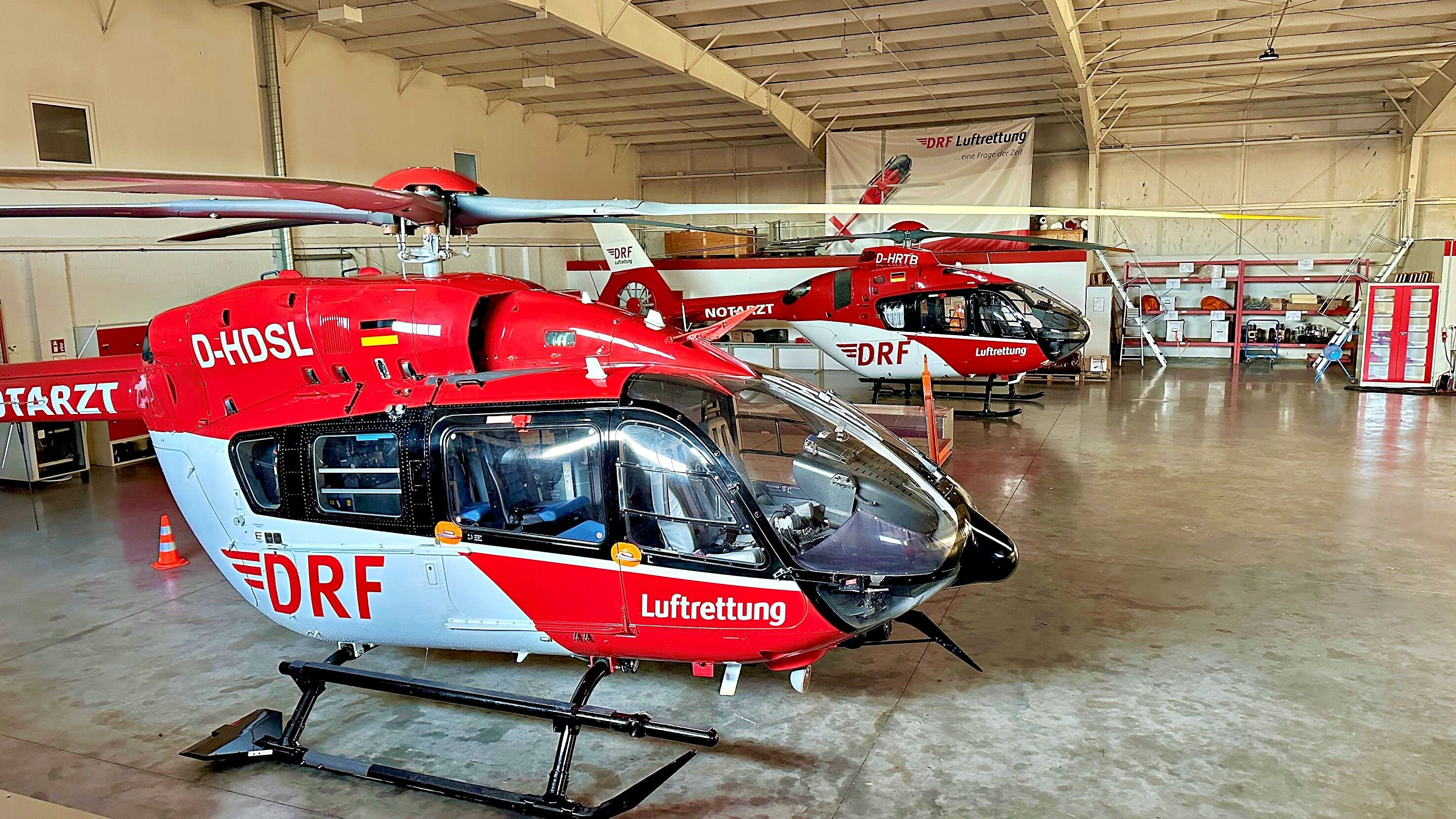 Luftretter Rüsten In Halle Auf: Neuer Hubschrauber Für DRF In Oppin Kam ...