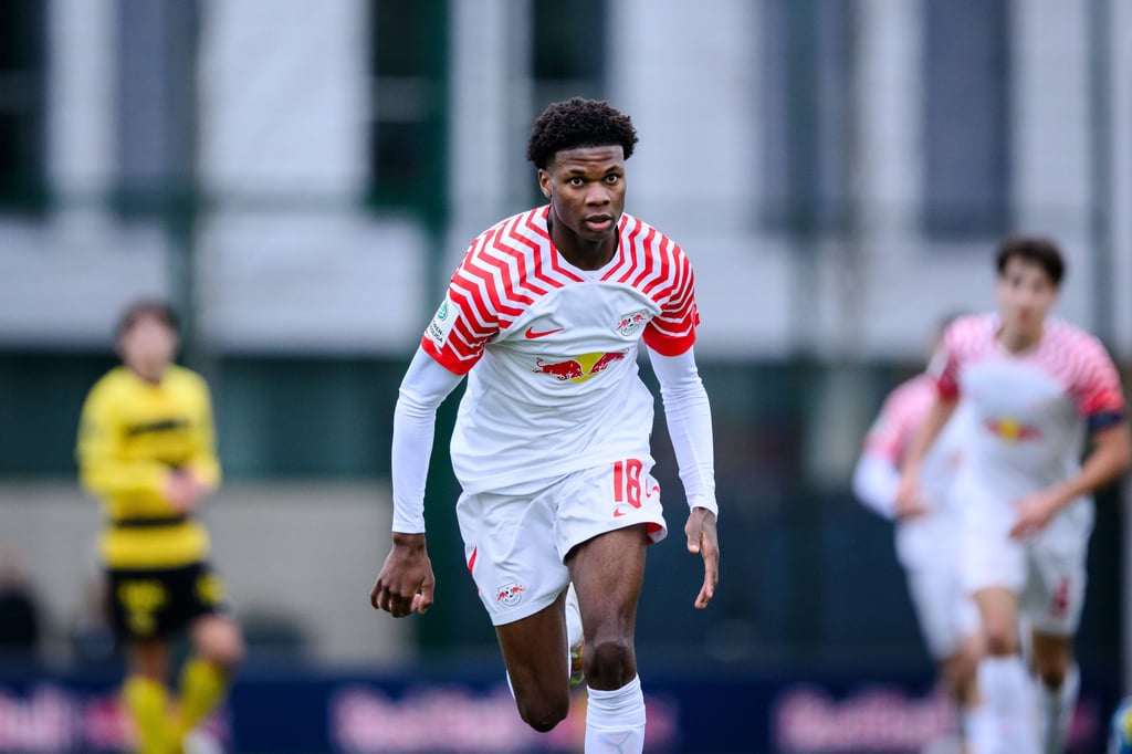 Winners Osawe in einem Youth-League-Spiel.