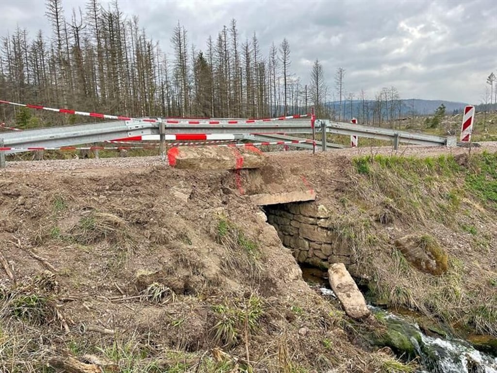 Der Holtemme-Durchlass an der Eschwegestraße wird repariert. Damit kann der Ilsetaler voraussichtlich im Frühjahr 2024 wieder fahren.