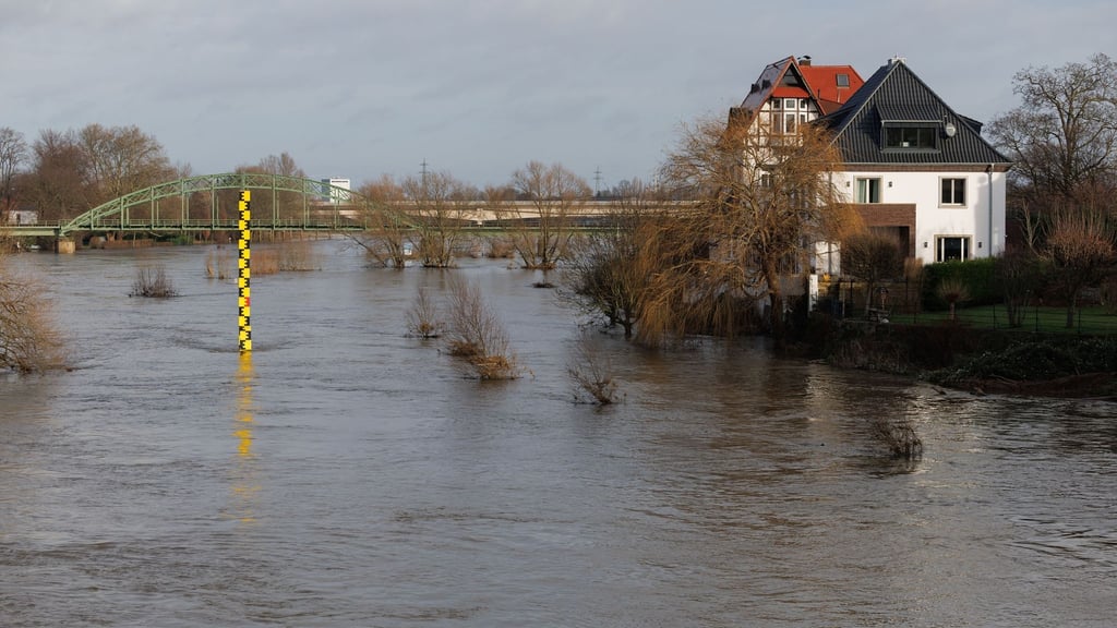 Unwetter Lage in Hochwassergebieten auch zu Silvester angespannt