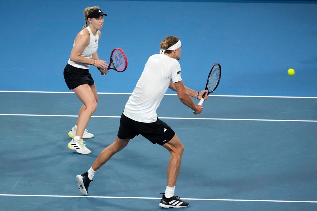 Angelique Kerber und Alexander Zverev verloren knapp das entscheidende Doppel.