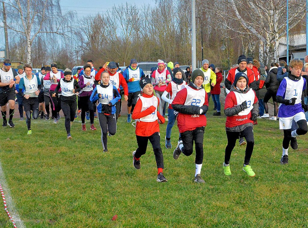 Diese Läufer absolvieren die sieben Kilometer lange Strecke.