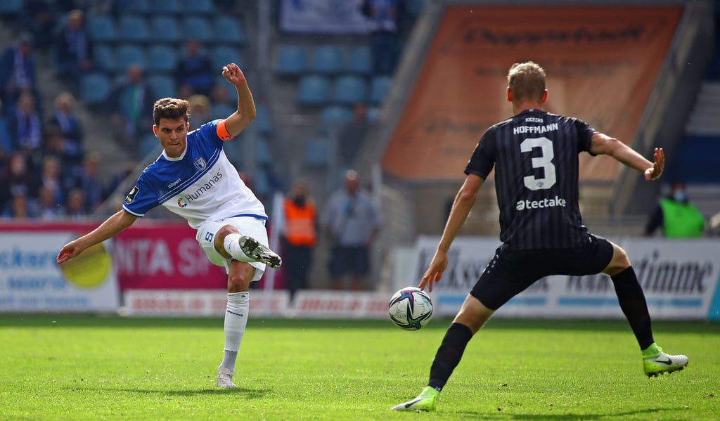 Tobias Müller (l.) fiebert den Partien in der MDCC-Arena entgegen.