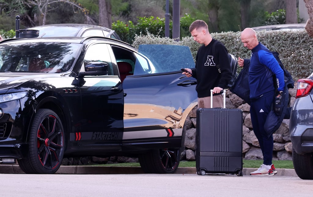 Dani Olmo reiste mit seinem Vater an.