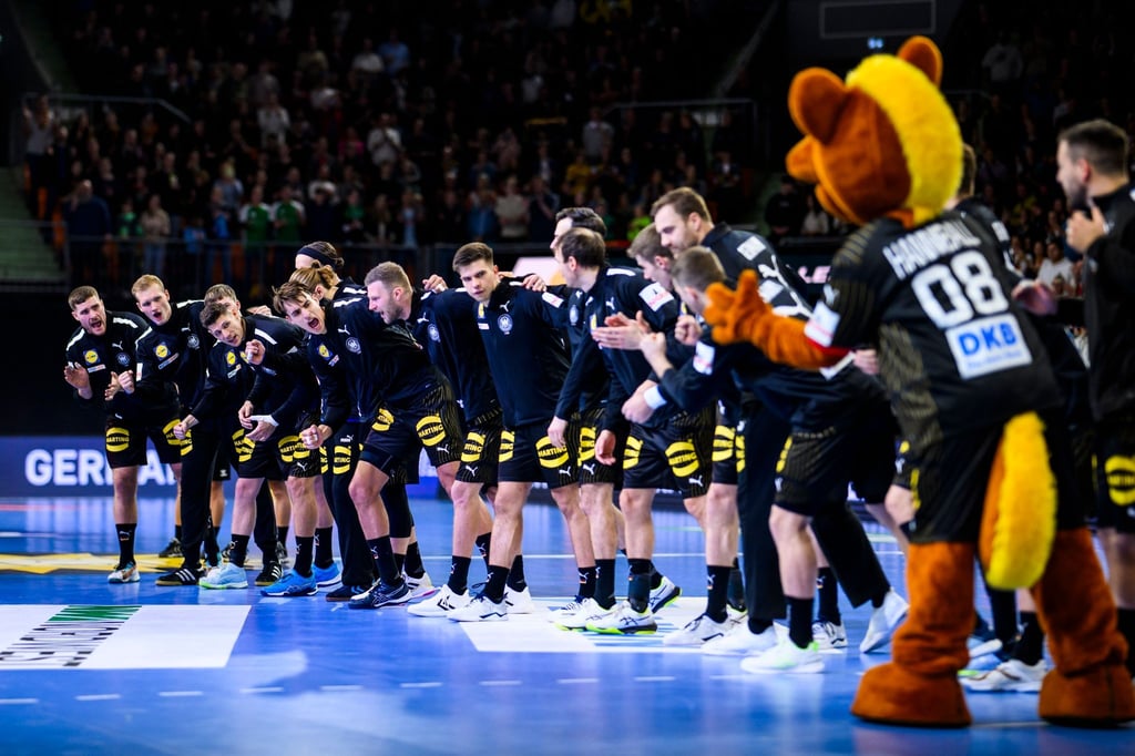 Die deutsche Handball Nationalmannschaft trifft zum Auftakt der Heim-EM auf die Schweiz.