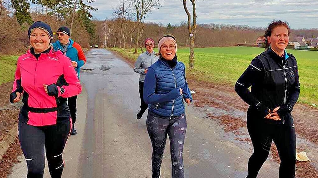 Sportlich das Jahr 2023 beenden: Teilnehmer vom diesjährigen Silvesterlauf in Aschersleben.