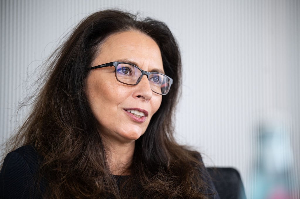 DGB-Vorsitzende Yasmin Fahimi pocht unter anderem auf das geplante Gesetz zur Tariftreue.