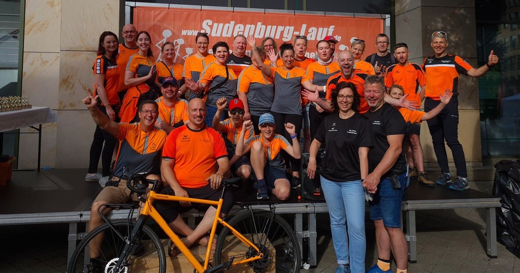 Sie sind im Hintergrund für den Sudenburg-Lauf aktiv. Für ihren Einsatz wurden das Laufteam als „Sudenburger des Jahres 2023“ ausgezeichnet.