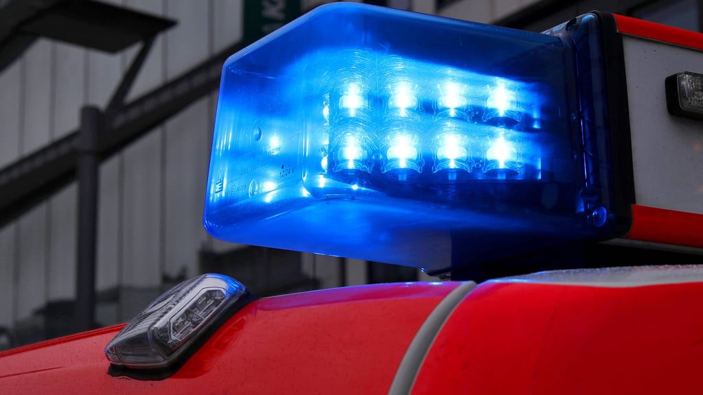 In Gommern musste eine Frau direkt am ersten Tag des neuen Jahres in ein Krankenhaus eingeliefert werden. Sie prallte mit einem Auto zusammen.