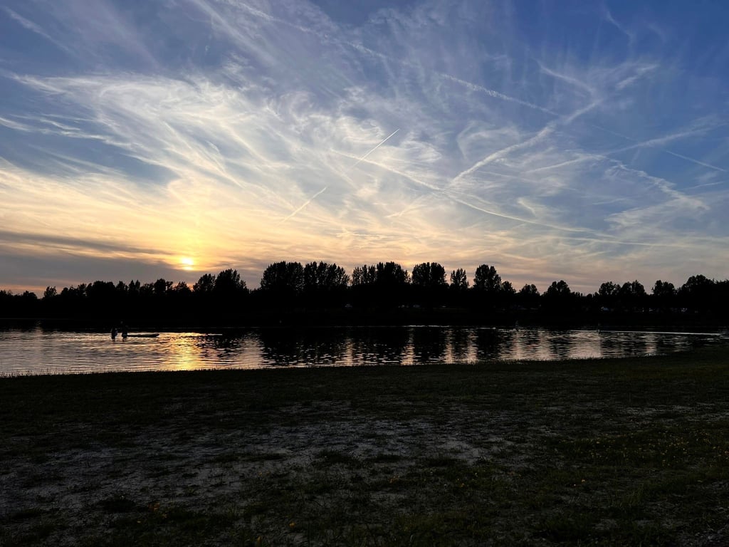 Der Mondsee, hier eine Aufnahme vom Herbst, zieht auch viele Zeitzer als gut erreichbares Naherholungsgebiet an.