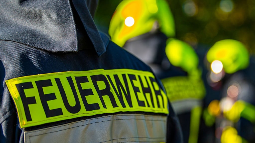 In Merseburg musste die Feuerwehr am Mittwoch zu einem Wohnhausbrand ausrücken.