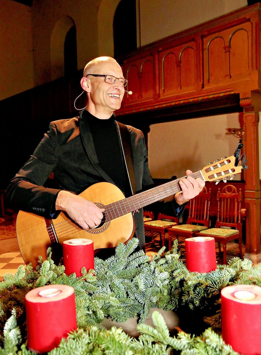 Jens Grey bei seinem Auftritt in der Kirche Beesenlaublingen am 8. Dezember.