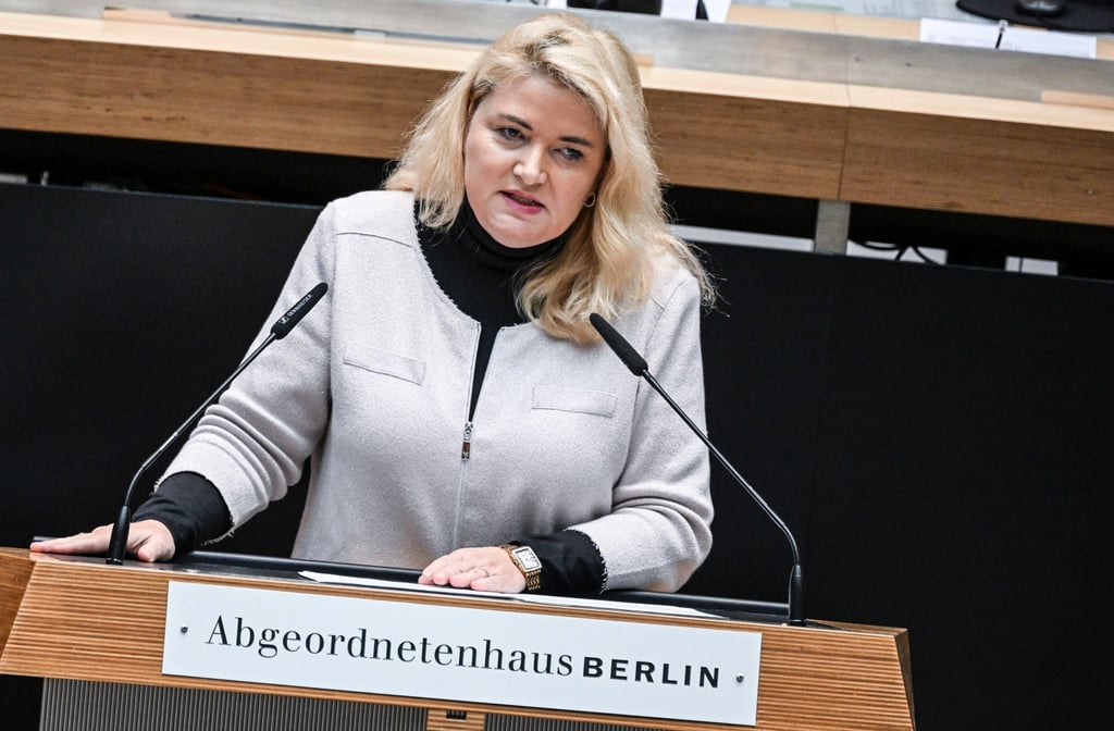 Die Berliner AfD-Fraktionsvorsitzende Kristin Brinker spricht im Berliner Abgeordnetenhauses.
