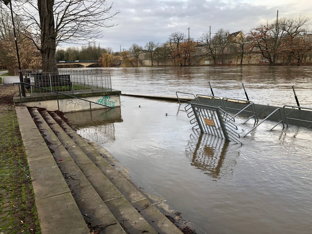 Das Saaleufer am Weißenfelser Stadtbalkon am Freitagvormittag
