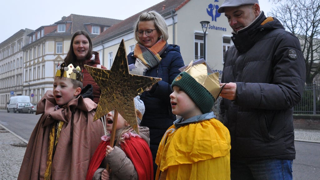In Burg sind seit dem Dreikönigstag die Sternsinger unterwegs.