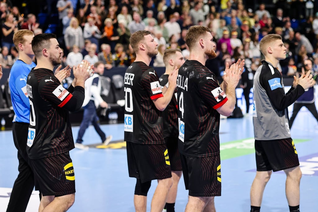 Die deutschen Spieler bejubeln den Sieg gegen Portugal.