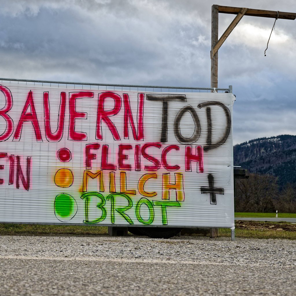 Der Deutsche Bauernverband hat ab dem 8. Januar zu einer Aktionswoche gegen die Sparpläne der Bundesregierung aufgerufen.